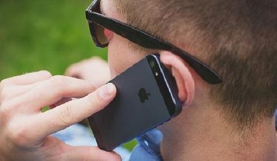  Любов до смартфону пошкоджує мозок