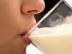 Прискорити процес зниження ваги можливо в два рази, якщо пити молоко