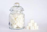 Вчені виявили, що нестача вітамінів і мінералів у раціоні людини пов'язана з надмірною кількістю вживаного цукру
